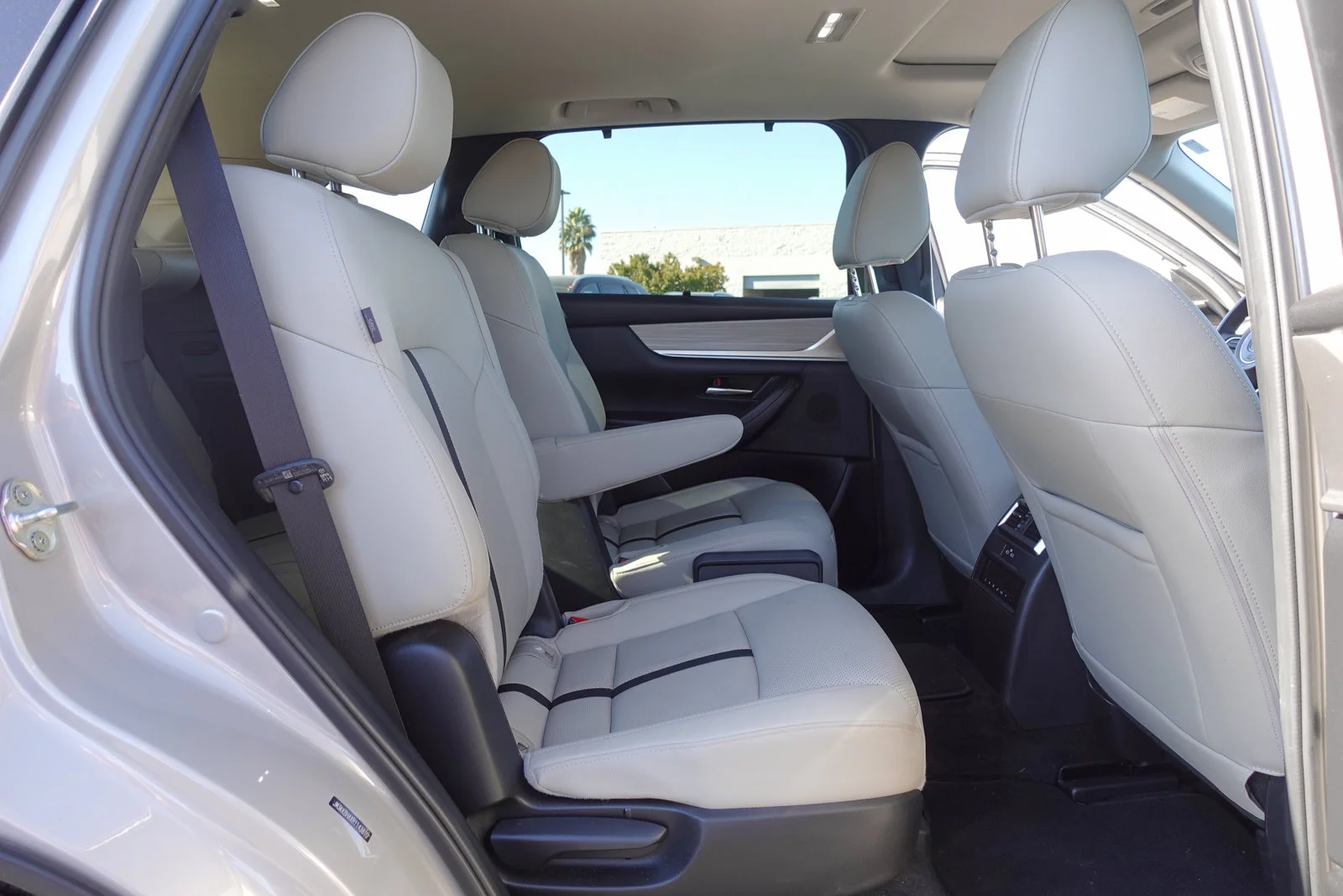 Certified Used 2024 Platinum Quartz Mazda Preferred image 16