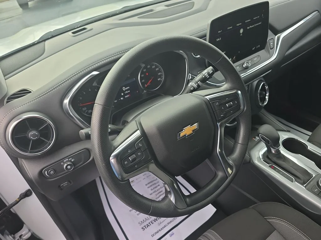 Used 2024 White Chevrolet LT image 20