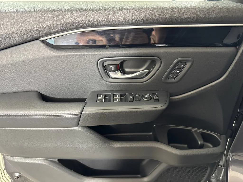 Used 2025 Gray Honda Touring image 18