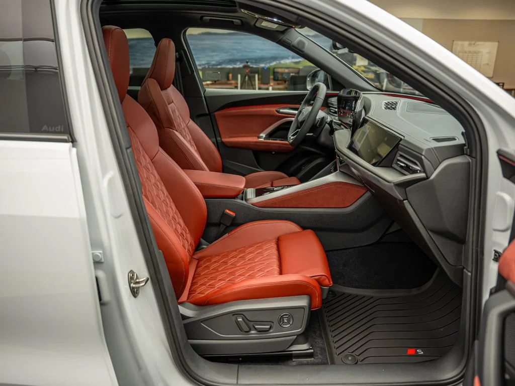 New 2026 Glacier White Metallic Audi Premium Plus image 35