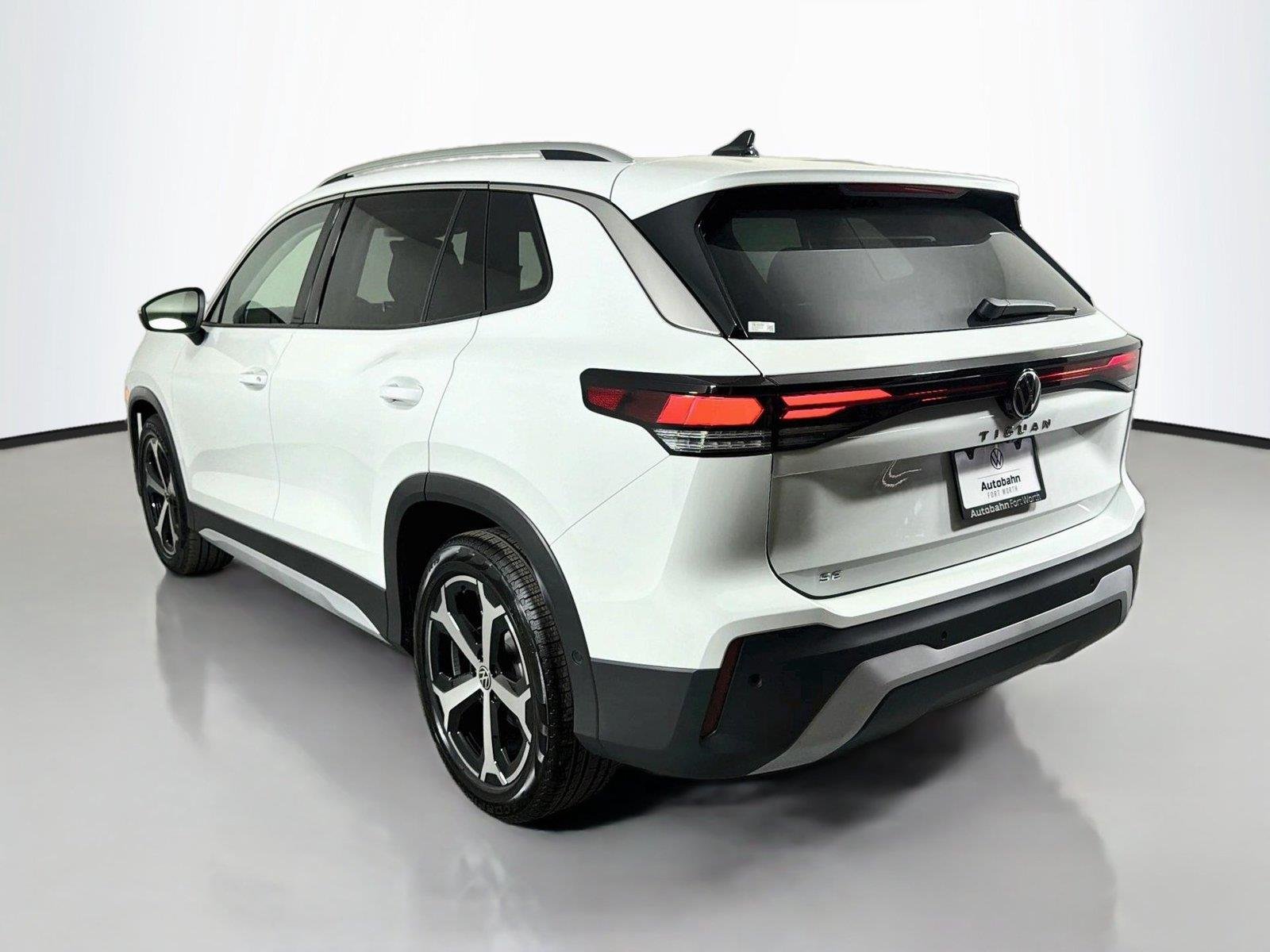 New 2026 Pure White Volkswagen SE image 7