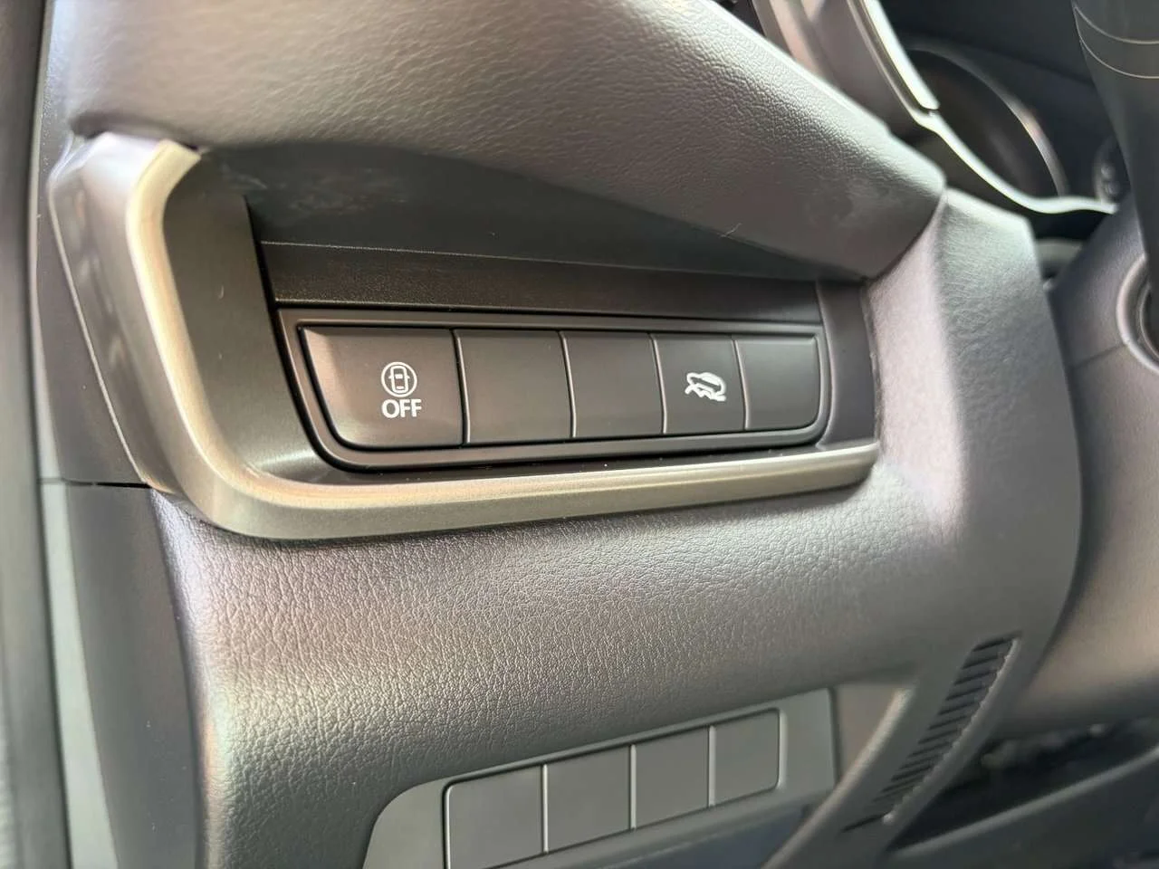 Used 2023  Mazda GX image 19