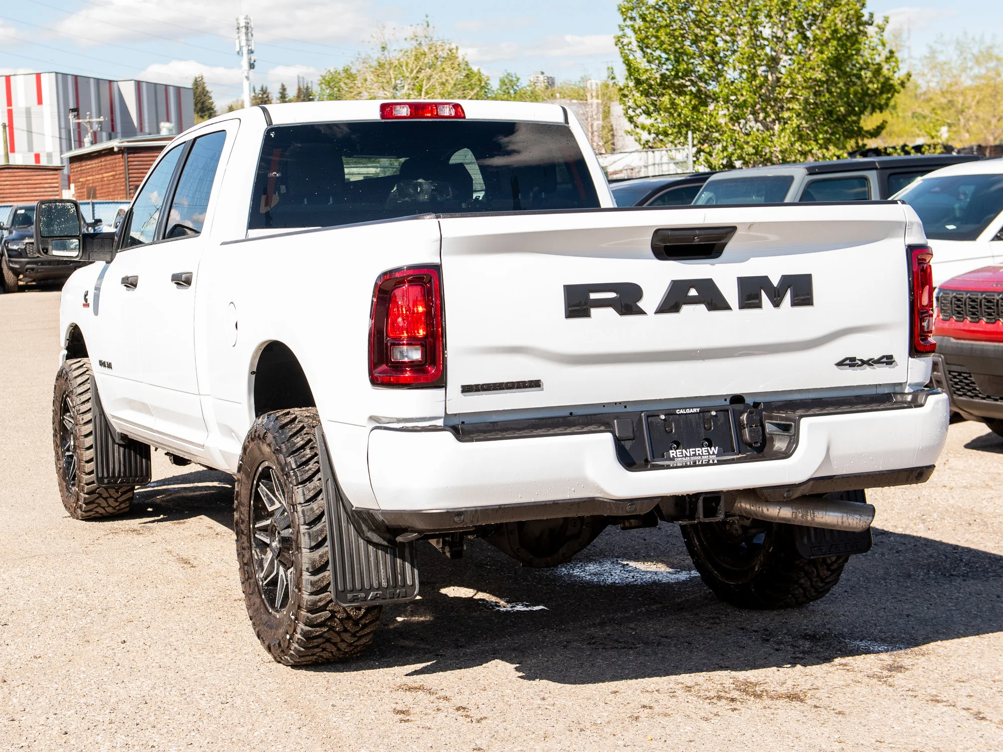 New 2026 White RAM Big Horn*, 35 Inch Tires, 20 Inch Toyos image 4