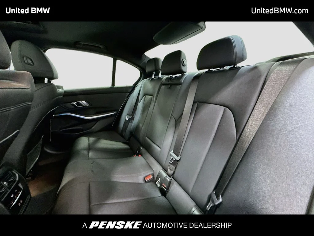 2021 BMW 3 Series 330e - Photo 20