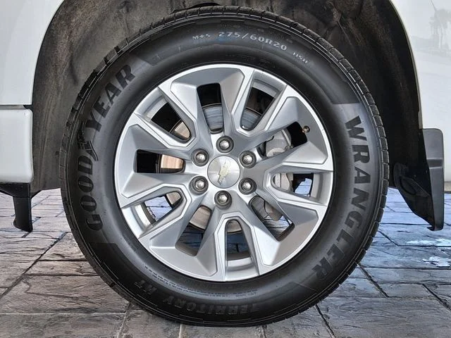 Used 2023 White Chevrolet Custom image 23