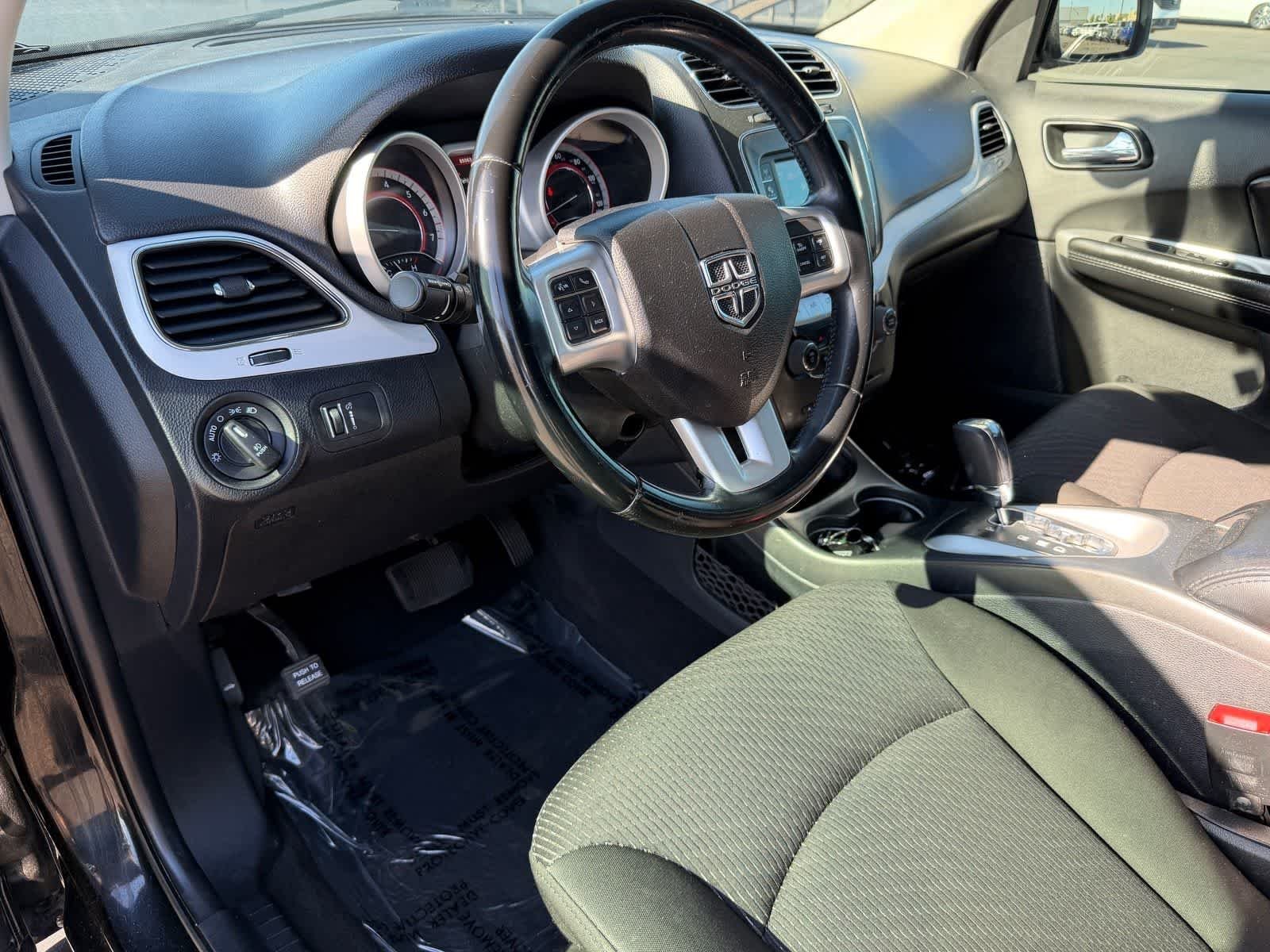 Used 2019 Dodge Journey SE with VIN 3C4PDCBB8KT815975 for sale in Avondale, AZ