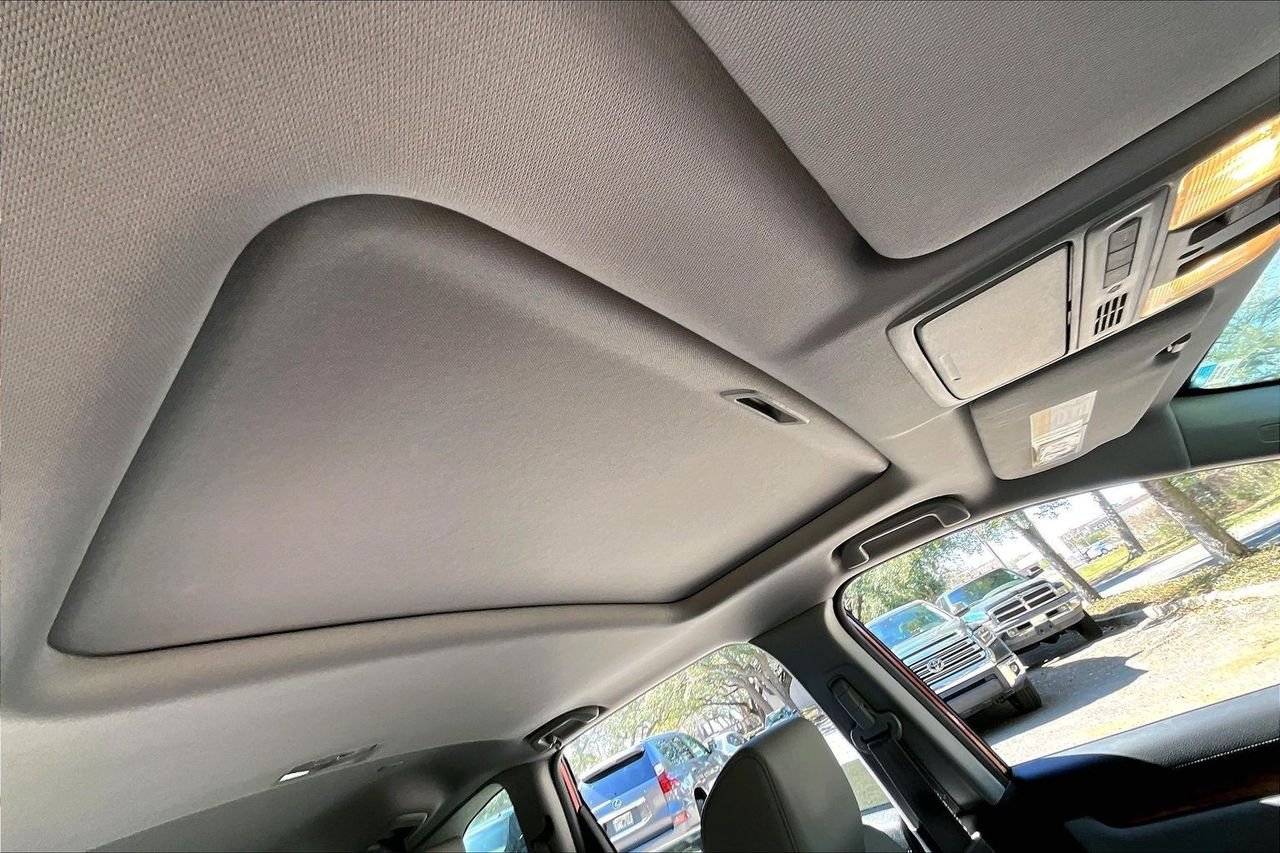 2021 Honda CR-V Touring - Photo 24