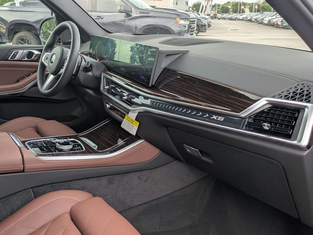 New 2026 Manhattan Green Metallic BMW xDrive40i image 26