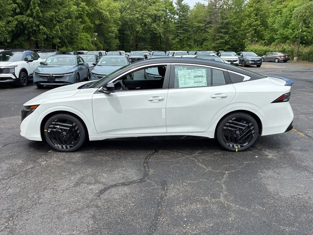 New 2026 Aspen White TriCoat / Super Black Two-tone Nissan SR image 4