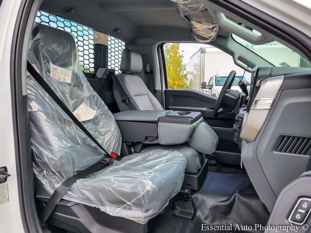 New 2025 Oxford White Ford F-450® XL image 22