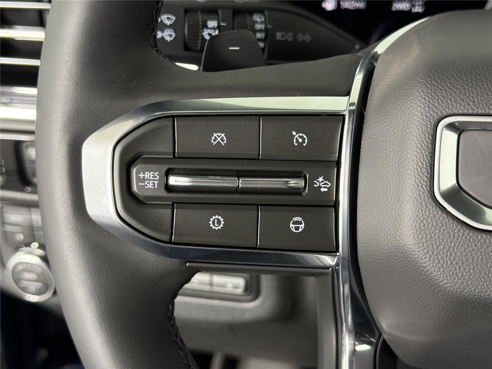 2026 GMC Yukon XL Denali - Photo 28