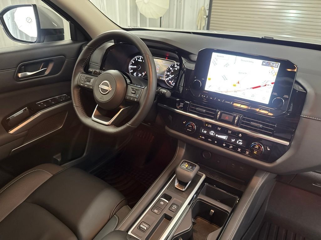 Used 2025 Brilliant Silver Metallic Nissan SL image 24