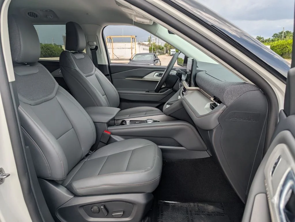 New 2026 Star White Metallic Tri-Coat Ford Active image 7