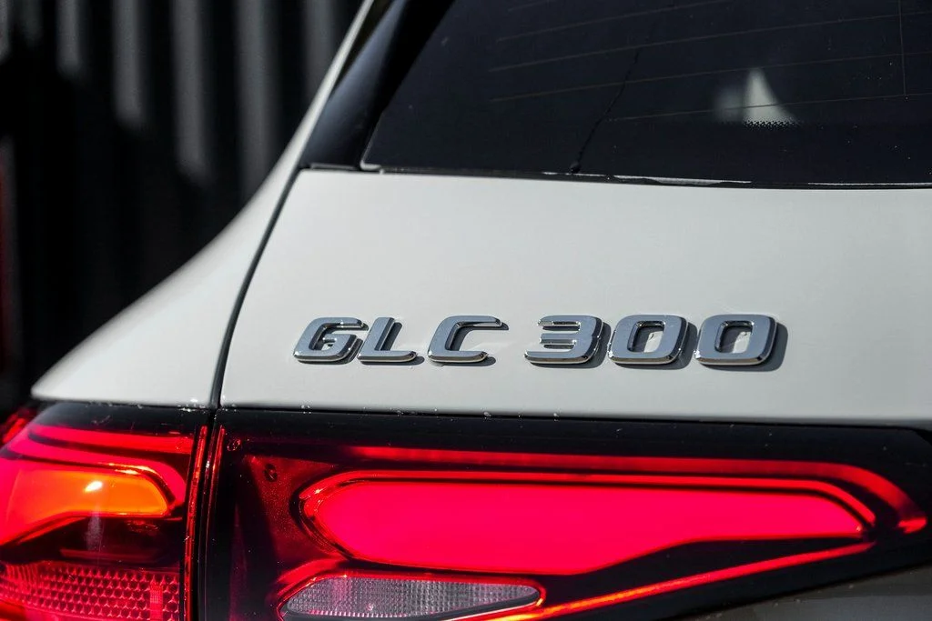Certified Used 2026  Mercedes-Benz GLC 300 image 9