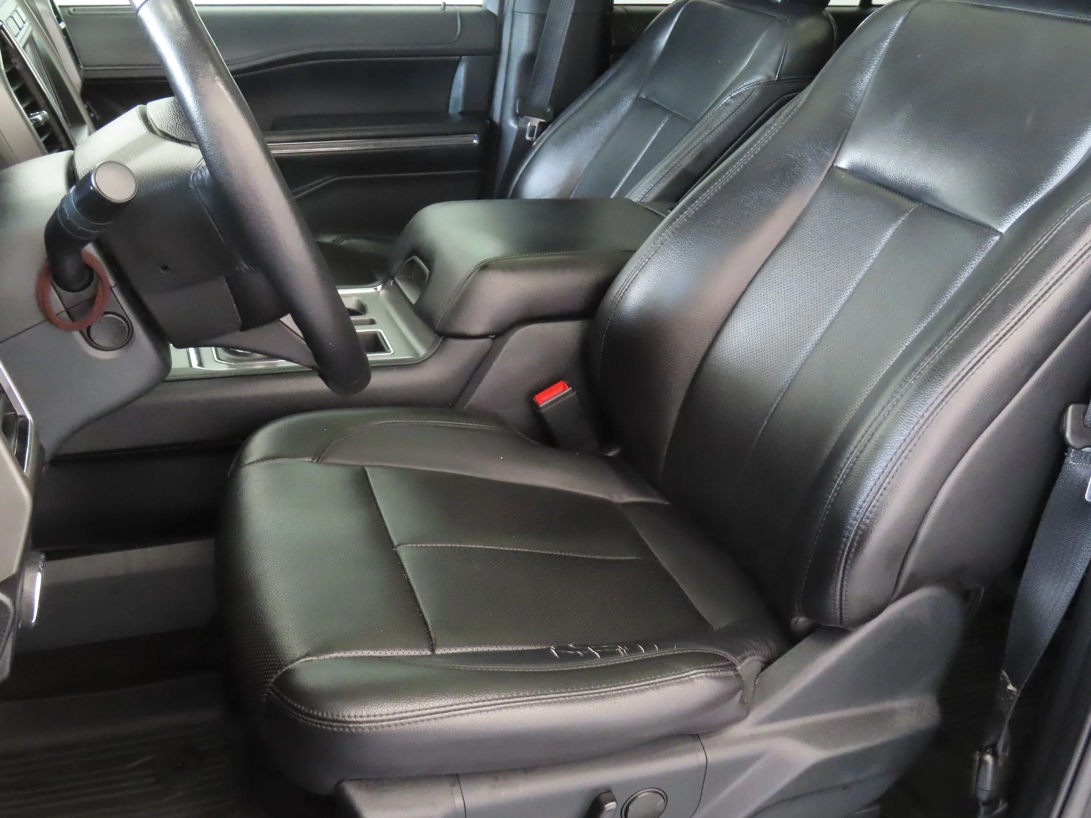 Used 2021 Gray Ford XLT image 11