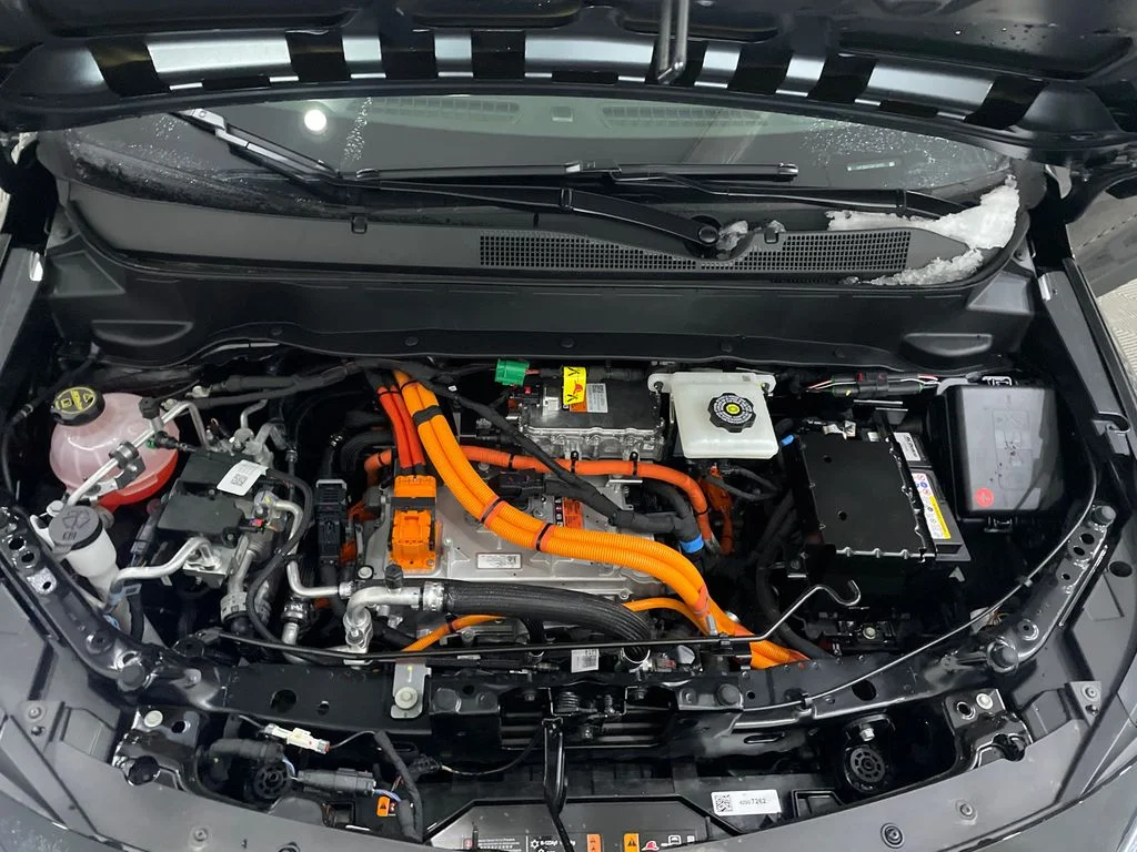 2027 Chevrolet Bolt RS - Photo 30