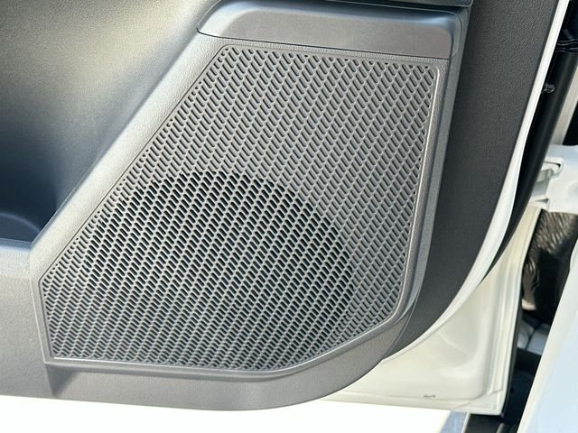 New 2027 Snow White Pearl Kia S image 19