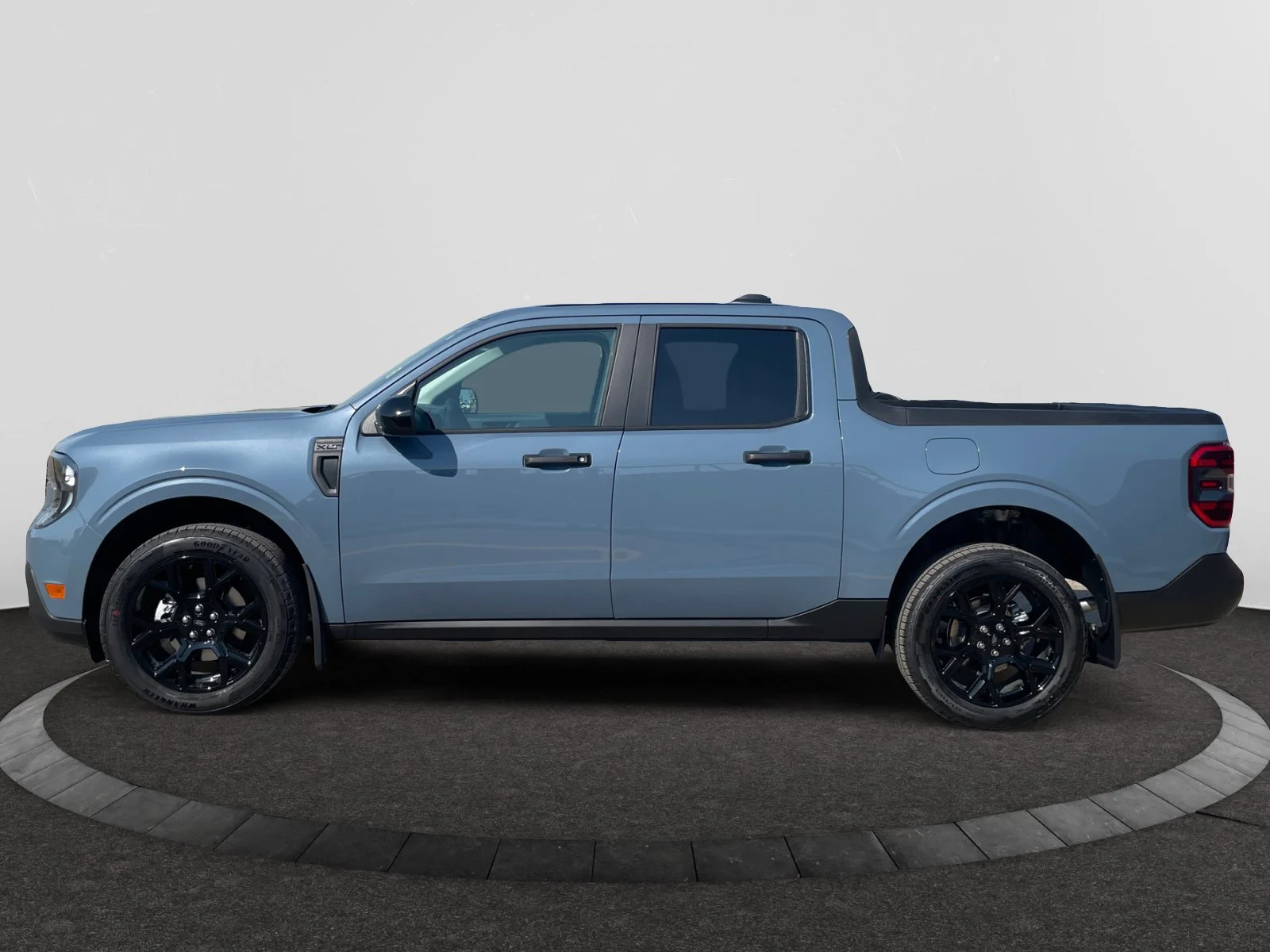 New 2026 Azure Grey Metallic Tri-Coat Ford XLT image 2