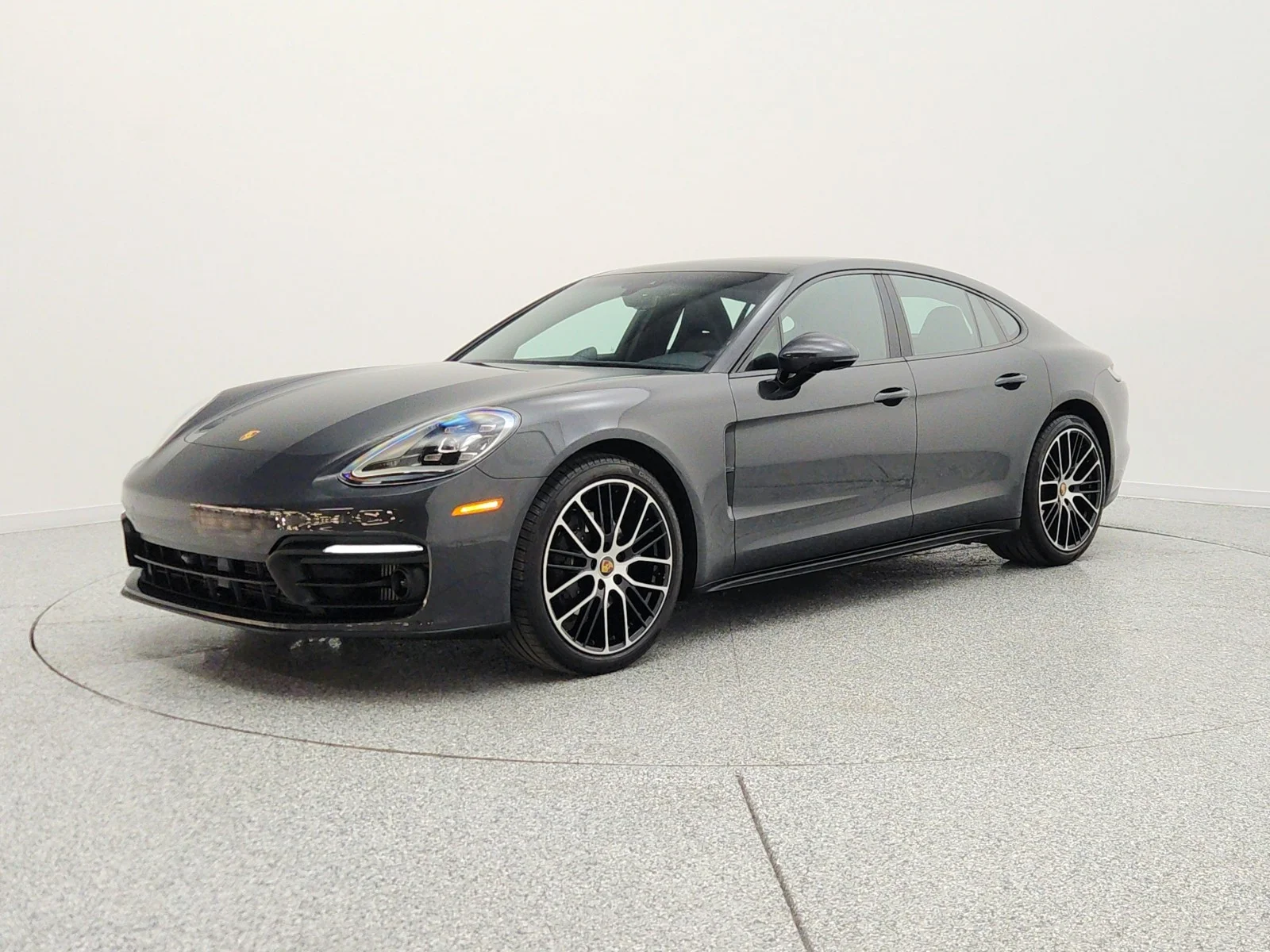 2023 Porsche Panamera 4 Platinum Edition's photo