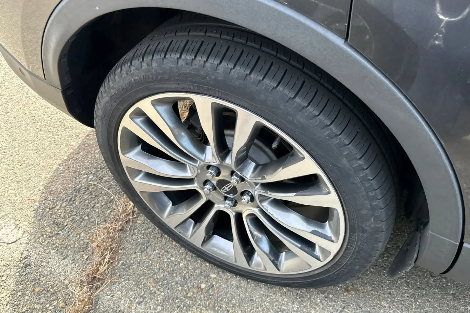 Used 2017 Magnetic Gray Metallic Lincoln Reserve image 14