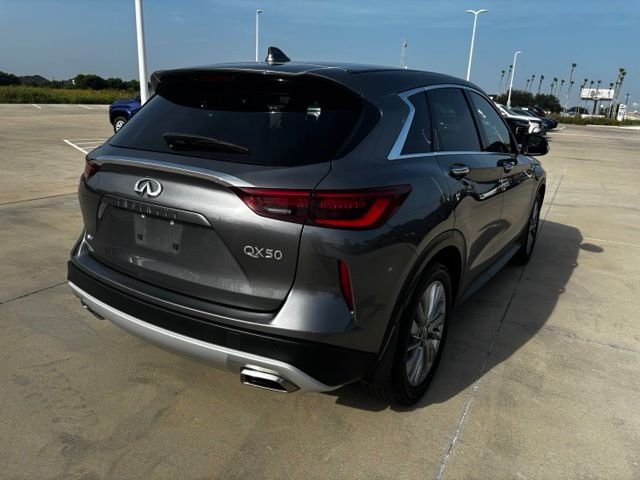 Used 2024 Gray INFINITI PURE image 6