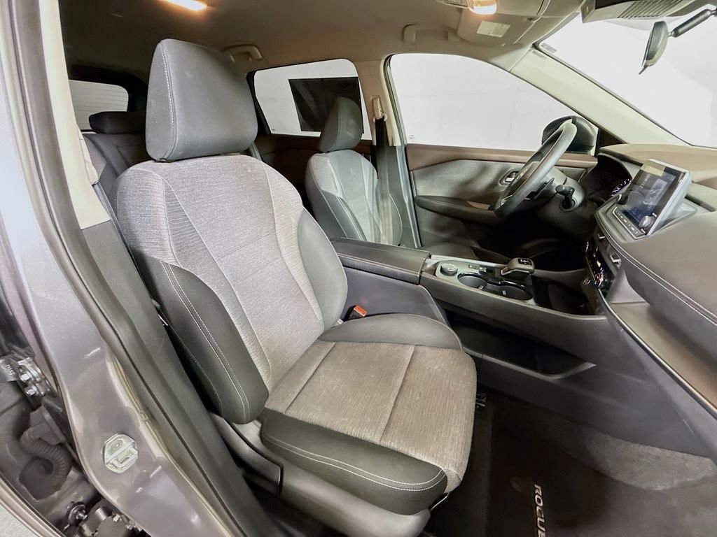Used 2023 Gun Metallic Nissan SV image 27