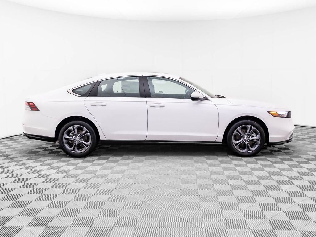 New 2026 Platinum White Pearl Honda EX-L image 7