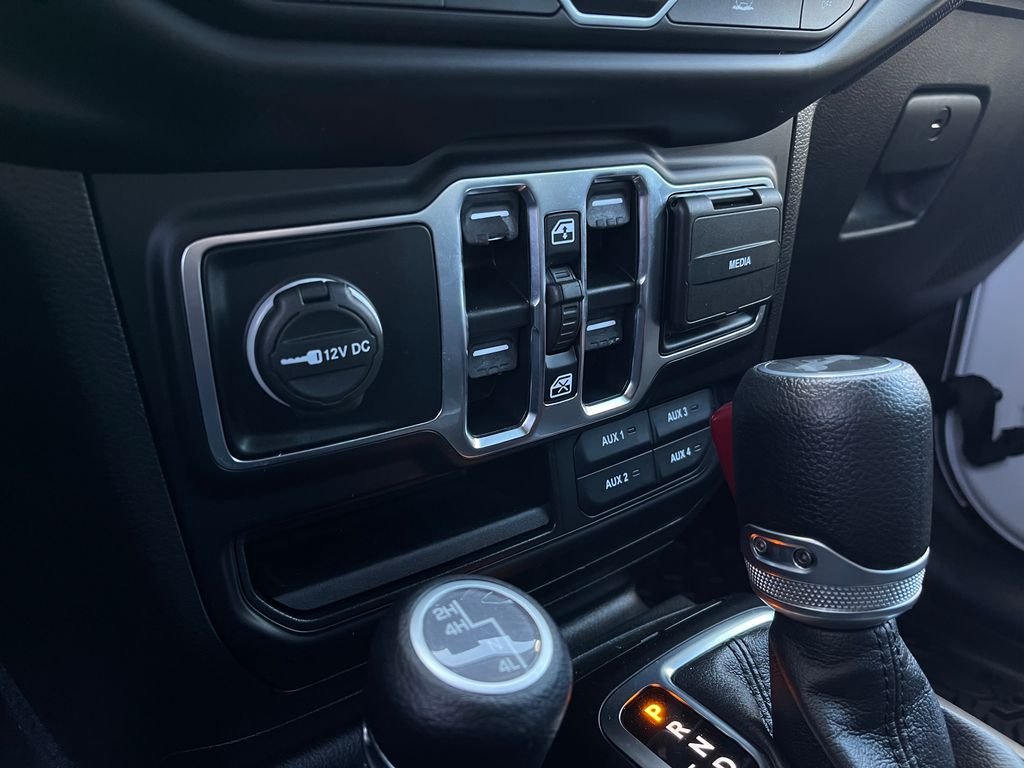 Used 2022 White Jeep Unlimited Sport S image 28