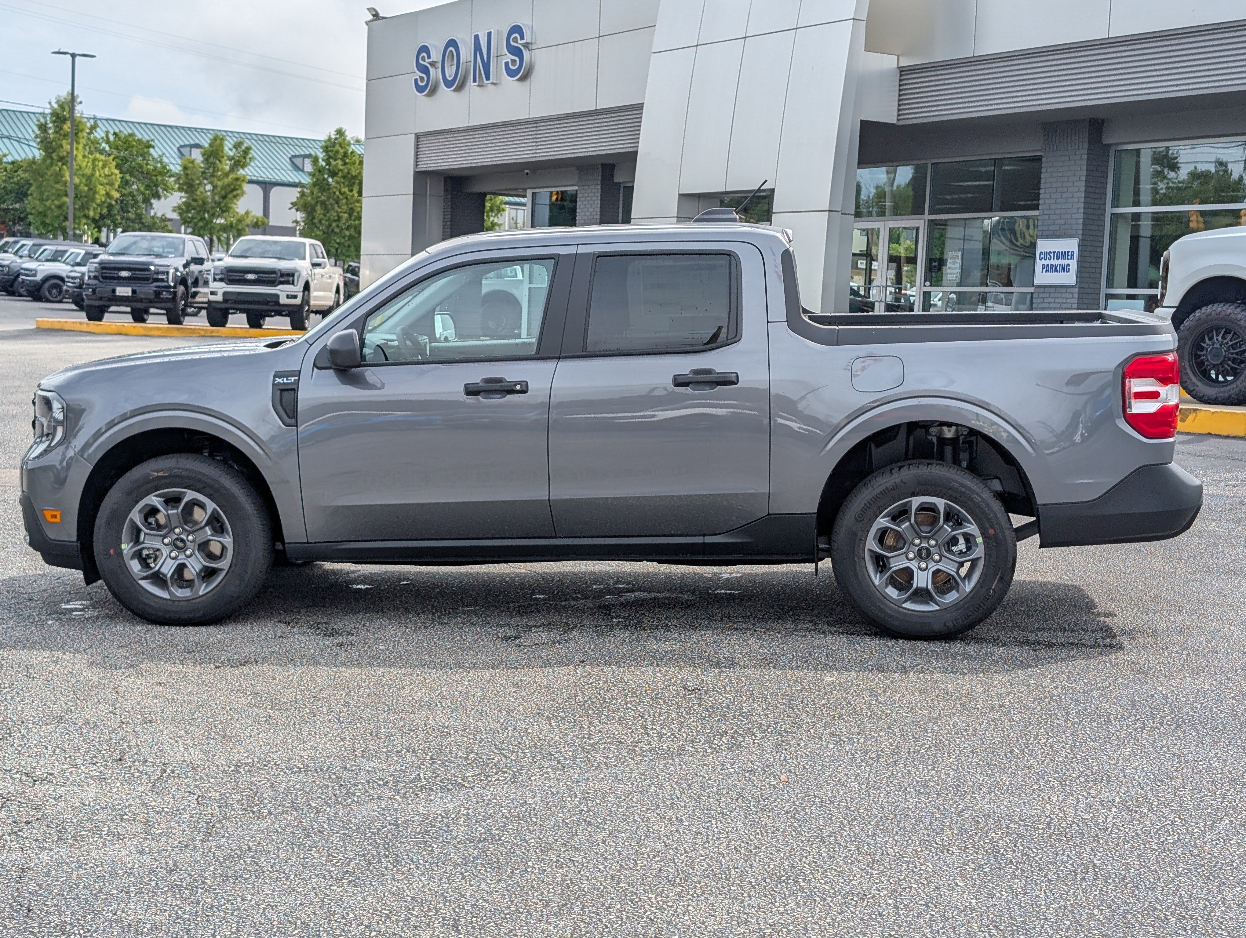 New 2026 Carbonized Gray Metallic FORD XLT image 14