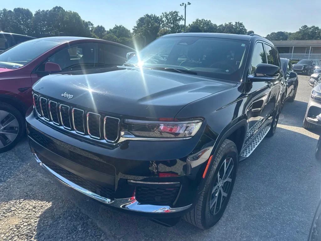 Used 2025 Black Jeep Limited image 1