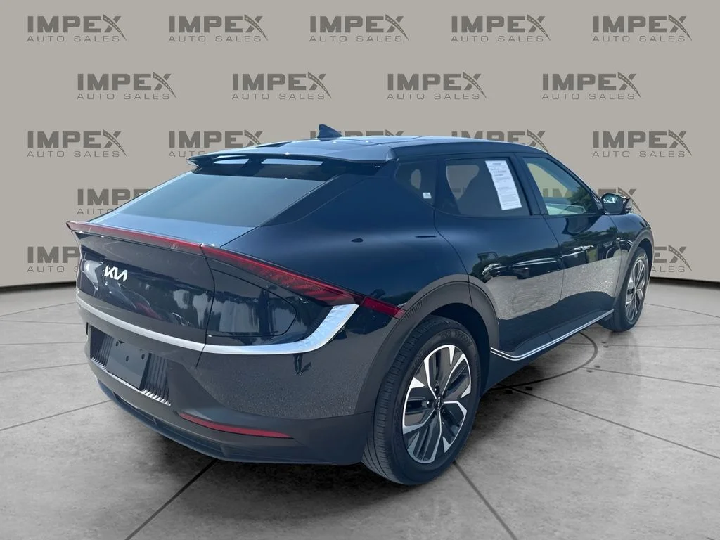 Used 2024 Blue Kia Light image 3