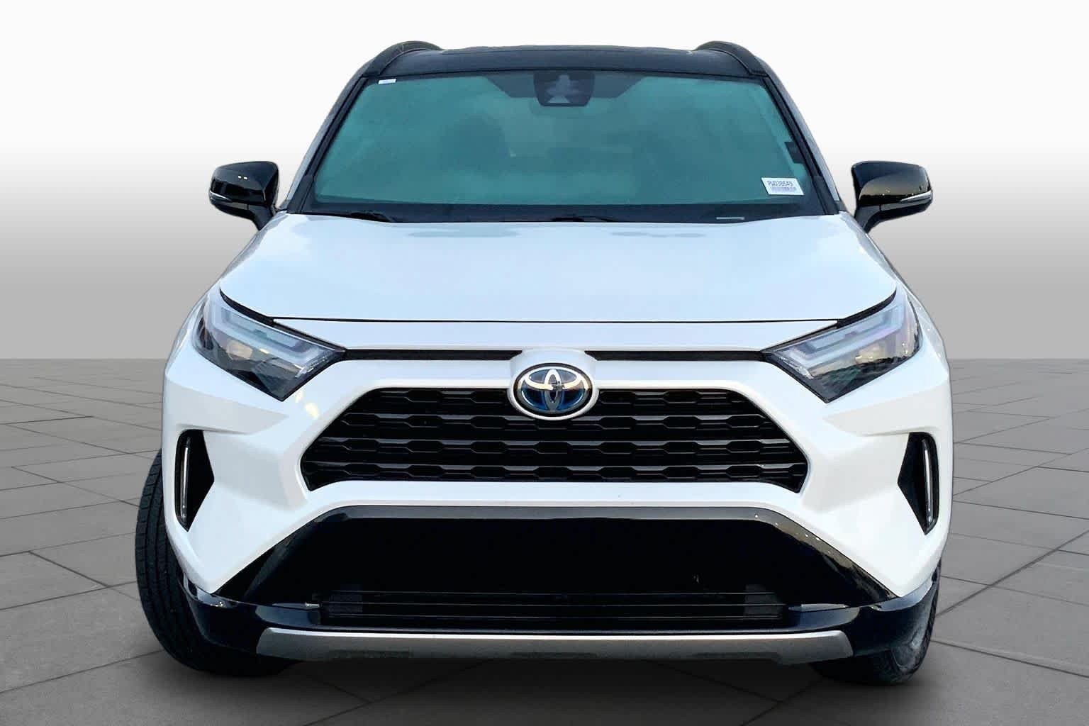 Used 2023 Wind Chill Pearl/Midnight Black Metallic Toyota Hybrid XSE image 4