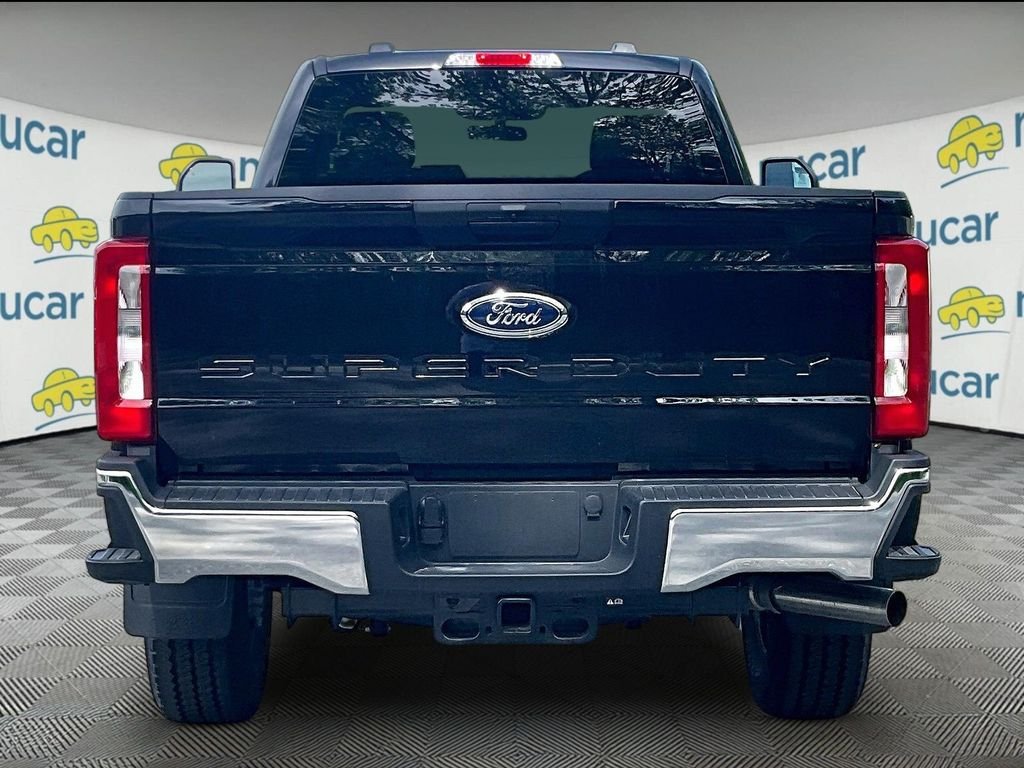 New 2026 Black Metallic Ford XLT image 5