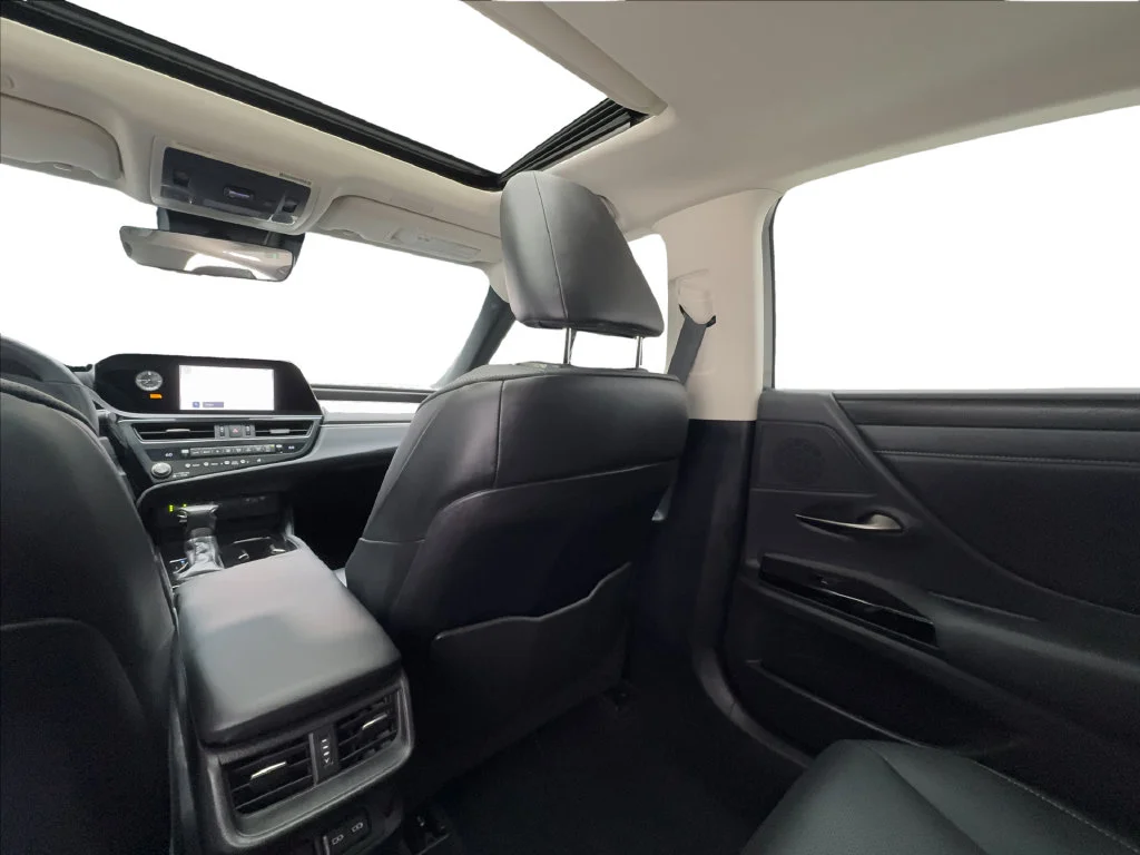 Used 2024 White Lexus 350 image 43