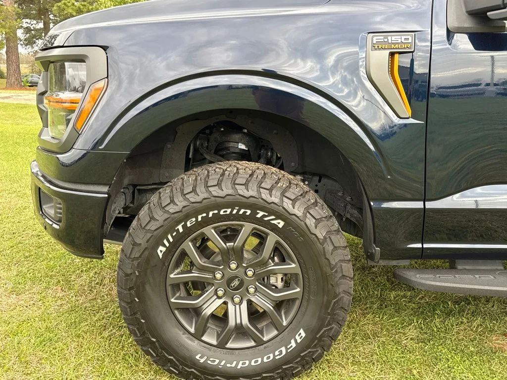 Used 2025 Antimatter Blue Metallic Ford Tremor image 55