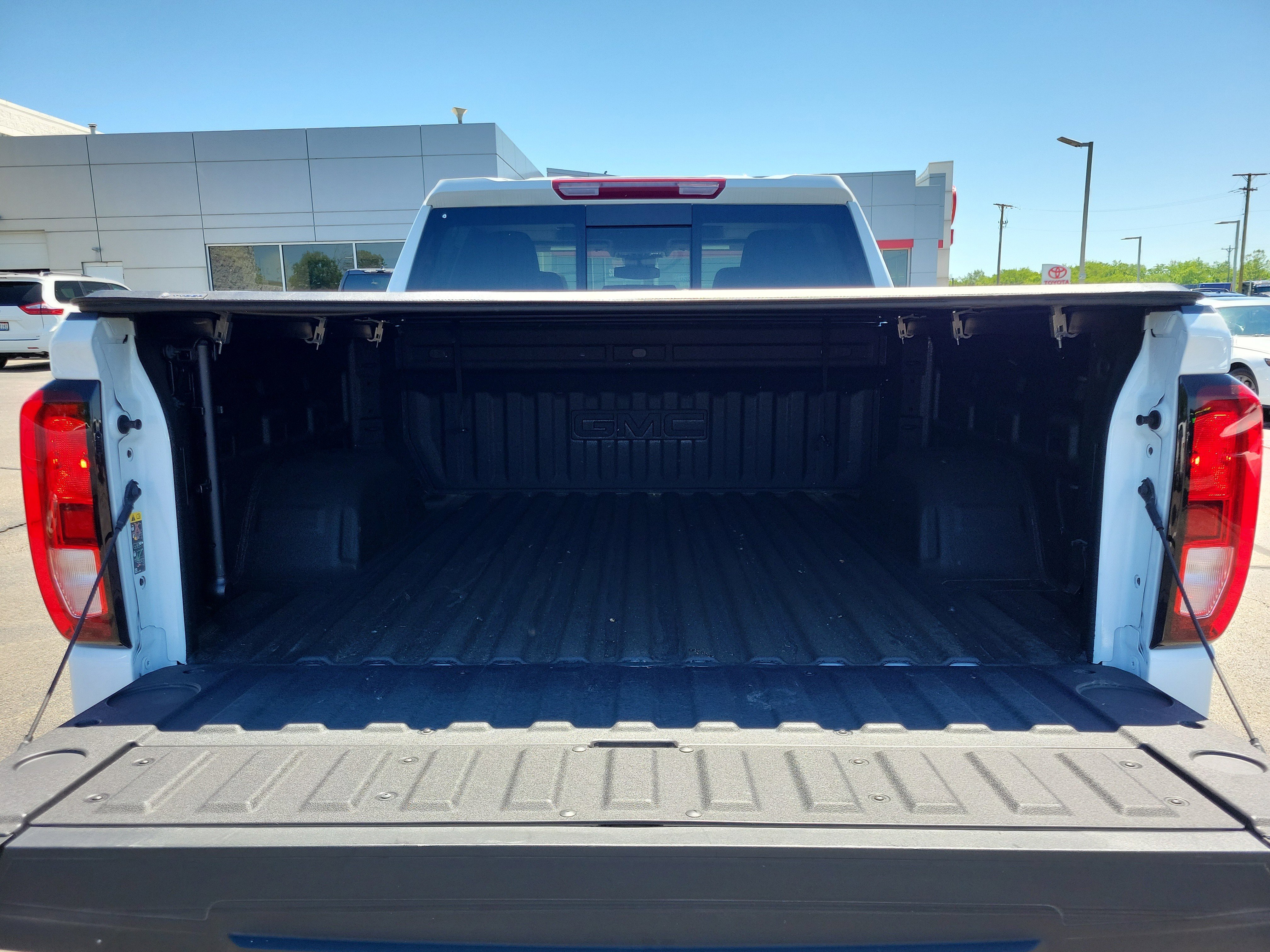 Used 2025 Summit White GMC Elevation image 8