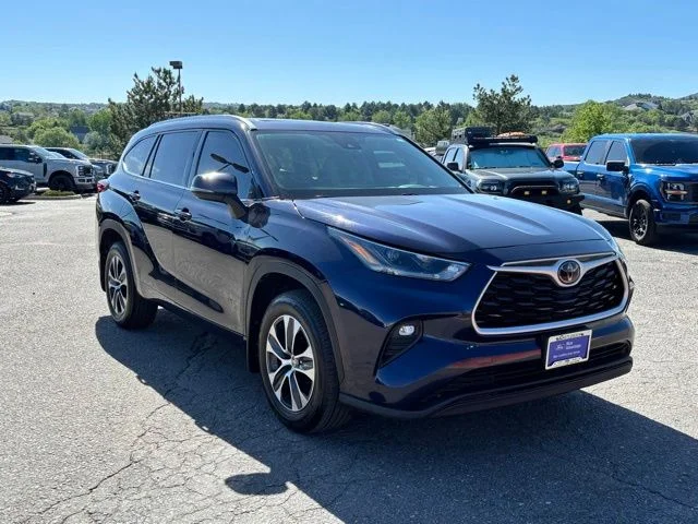 Used 2021 Blue Toyota XLE image 8