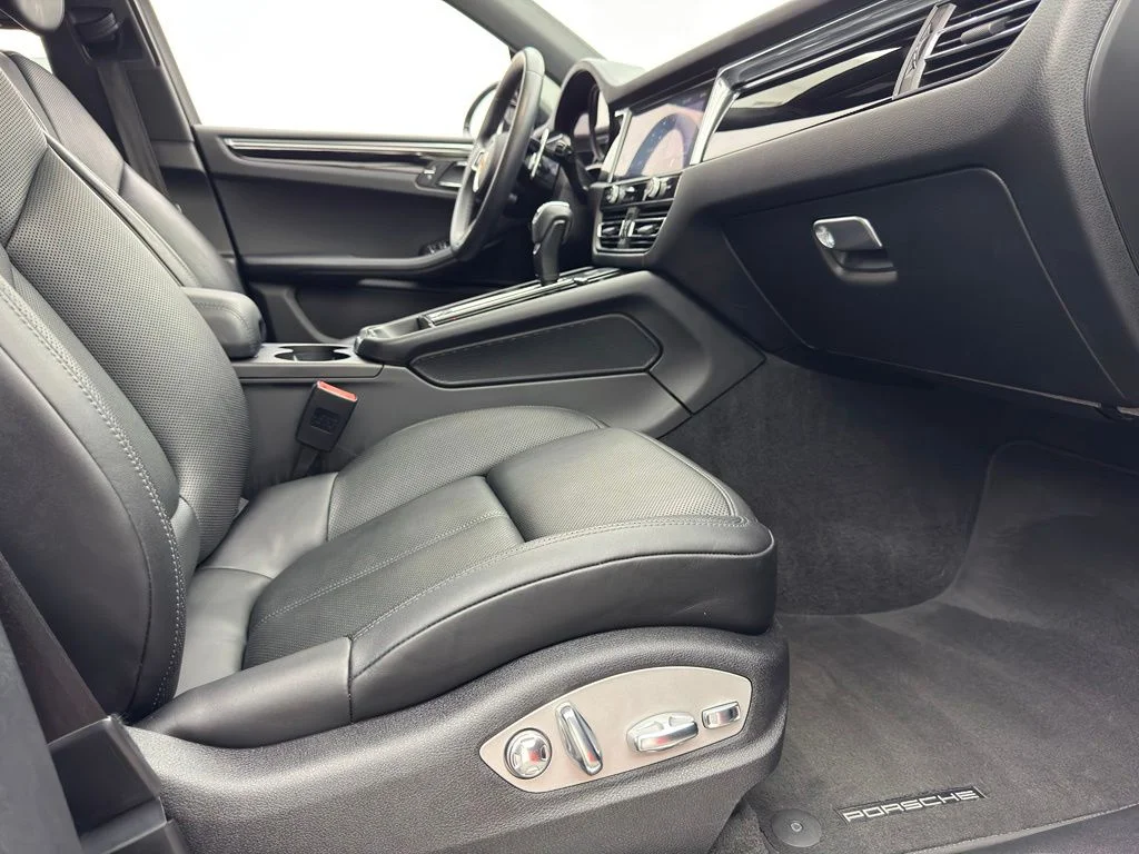 Used 2022 Volcano Grey Metallic Porsche S image 36