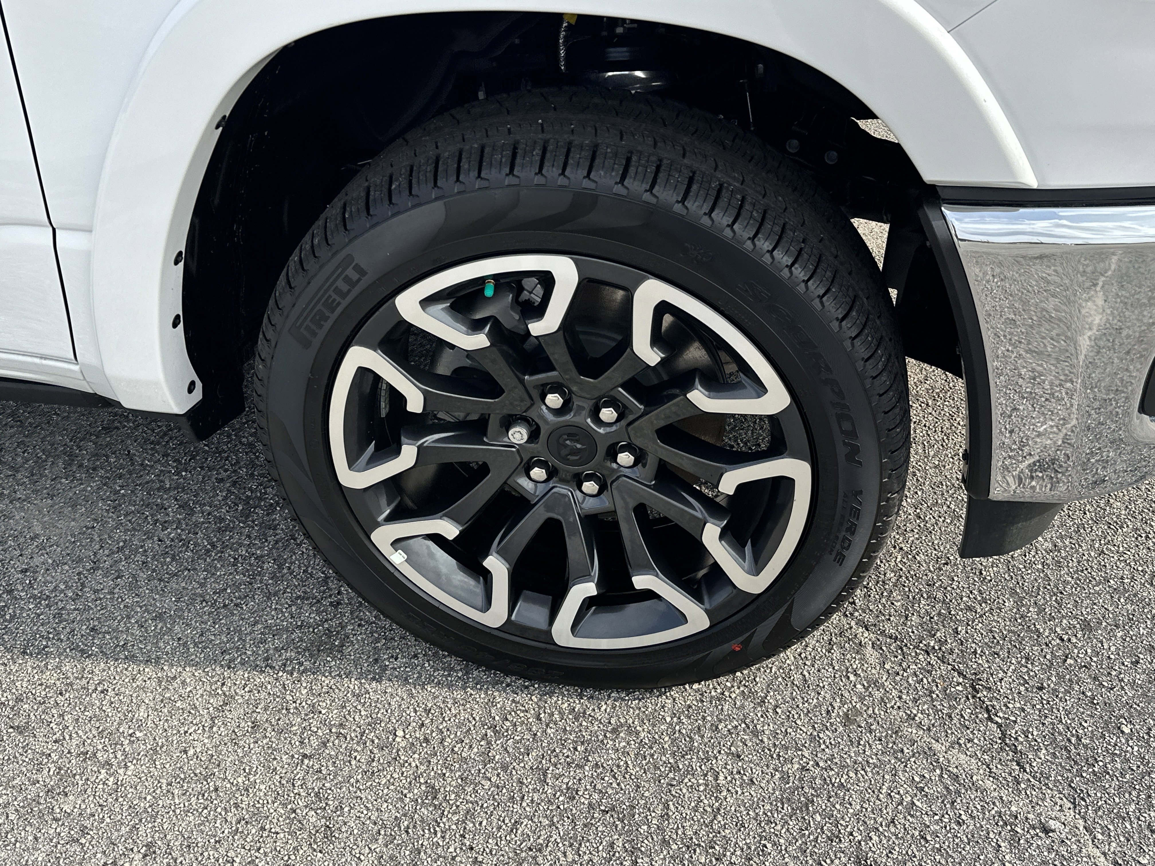 2026 RAM 1500 Limited - Photo 13