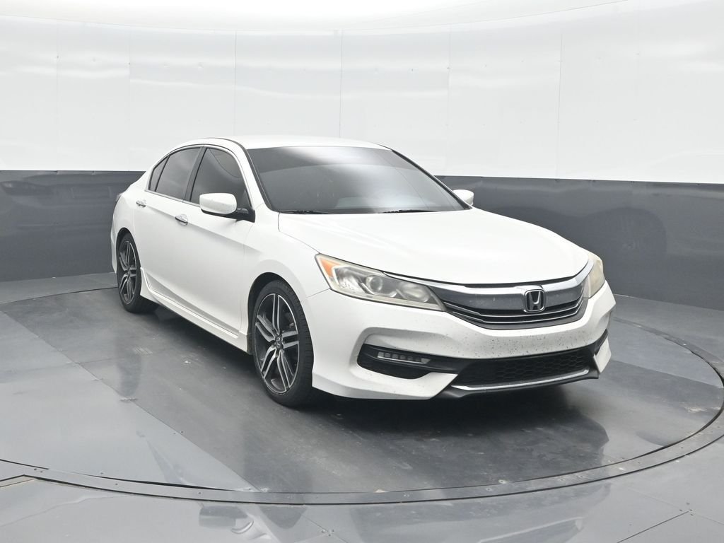Used 2016  Honda Sport image 8