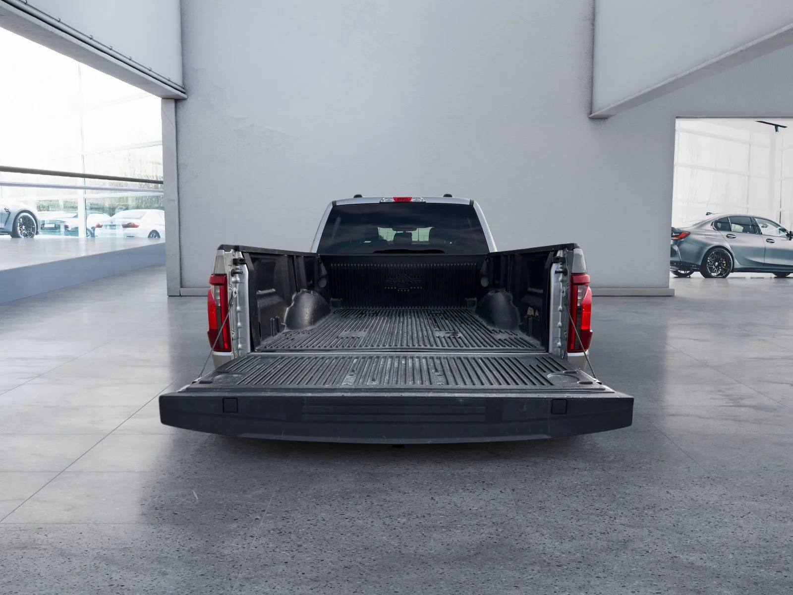 Used 2024 Silver Ford XLT * Available Until Exported to USA * image 19
