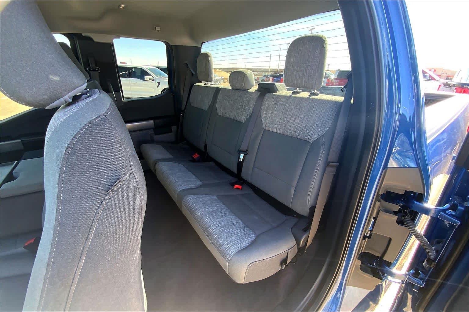 Used 2023 Atlas Blue Ford XLT image 40