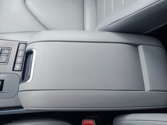 Used 2021  Toyota XLE image 26