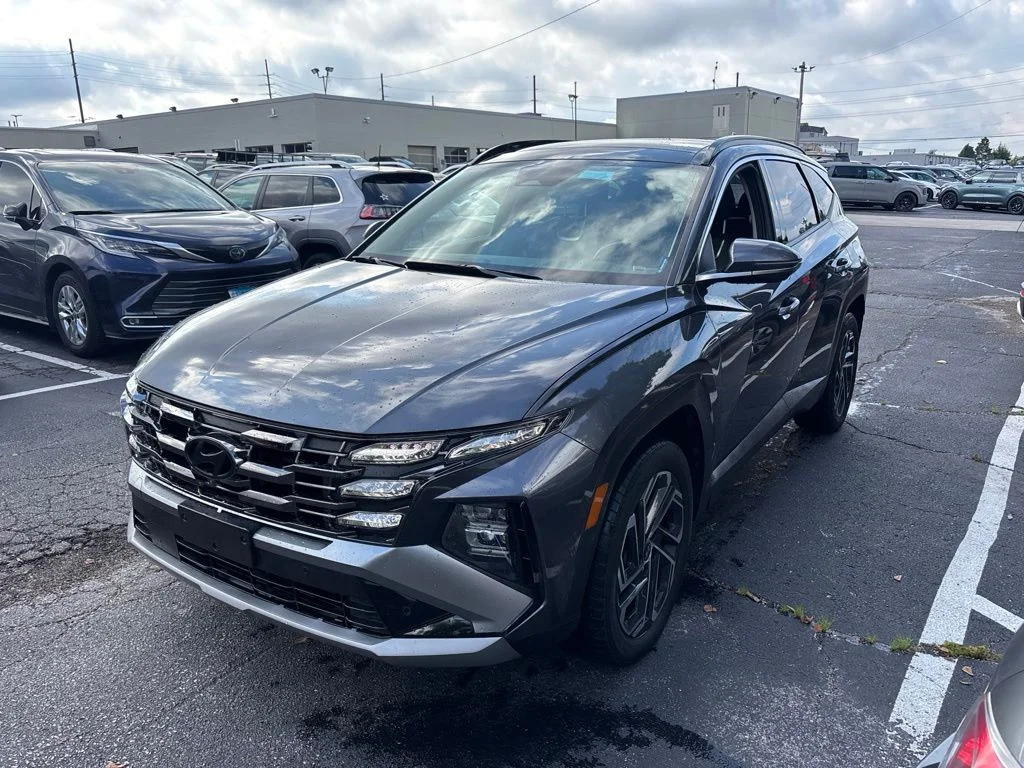 Used 2025 Titanium Gray Hyundai Limited image 7