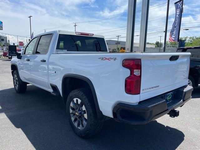 Used 2022 Summit White Chevrolet Custom image 22