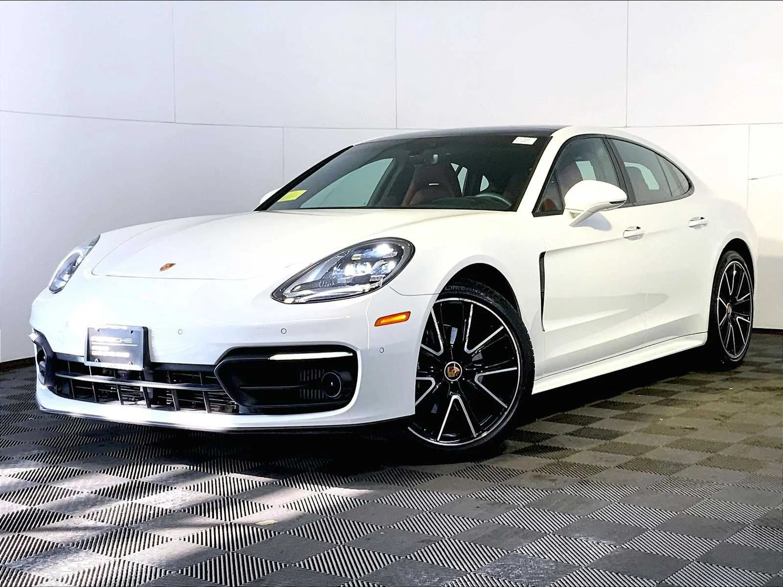 2023 Porsche Panamera 4 Platinum Edition's photo