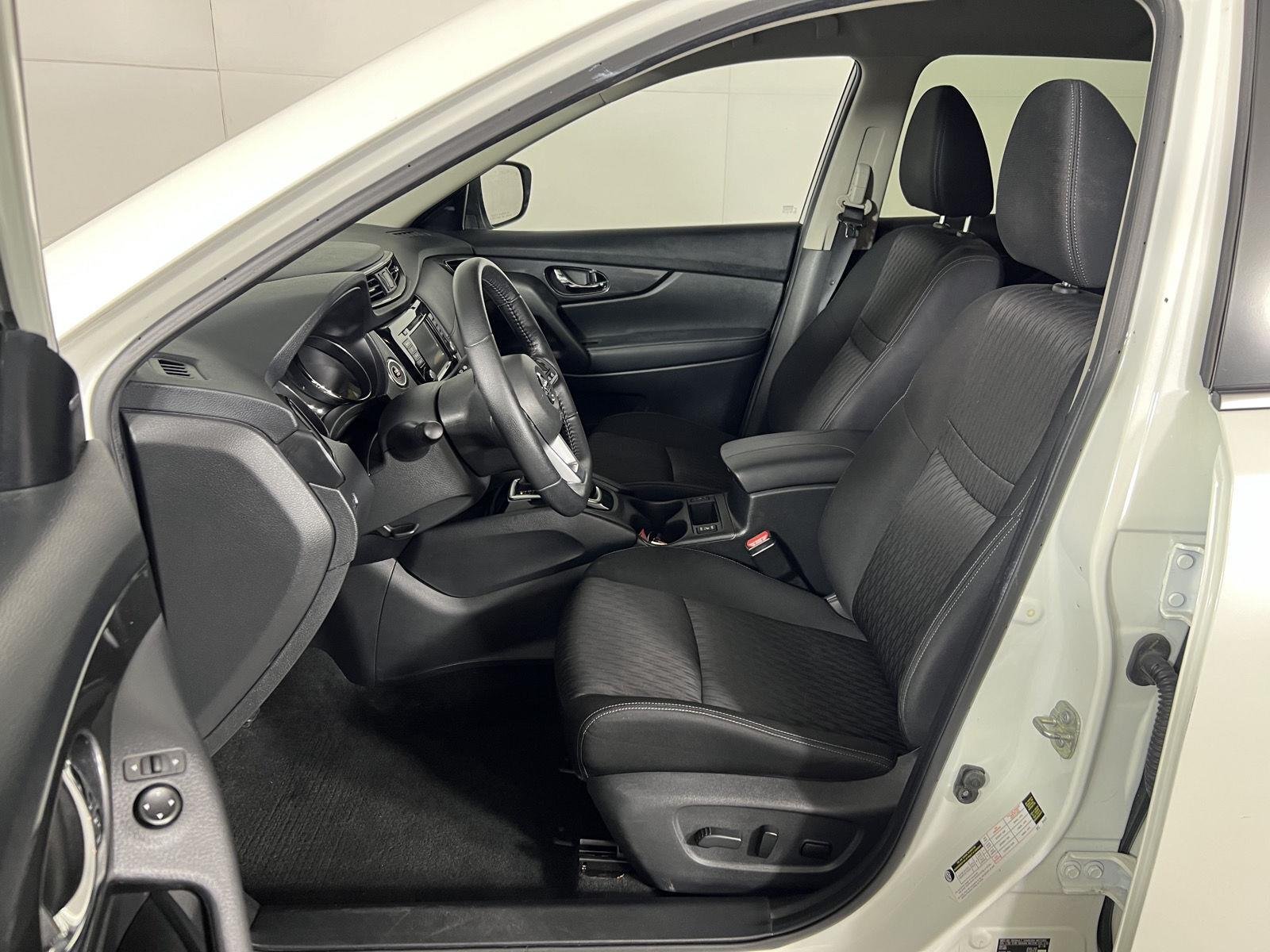 Used 2020 Pearl White Tricoat Nissan SV image 16