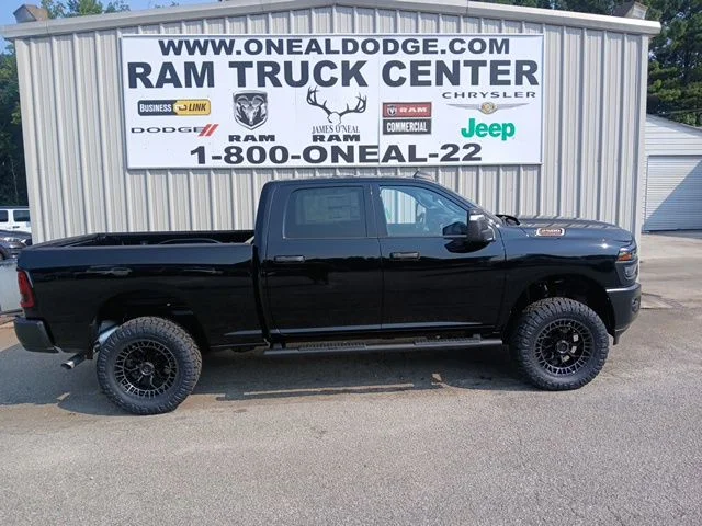 New 2026 Diamond Black Crystal Pearl-Coat Exterior Paint RAM Tradesman image 2