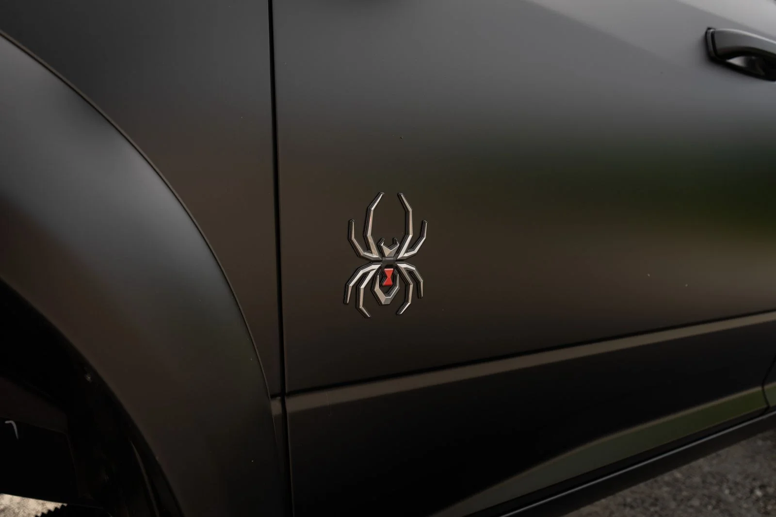 New 2026 Diamond Black Crystal Pearl-Coat Exterior Paint RAM Laramie with Black Widow Package image 12