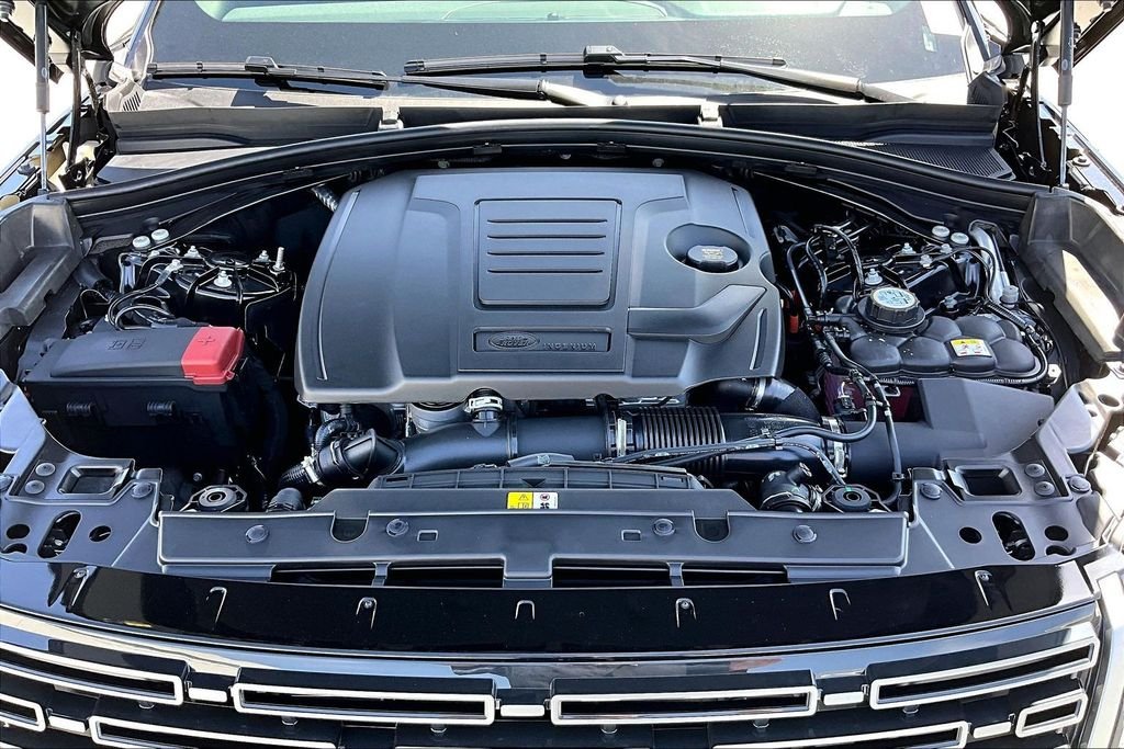 New 2026 SANTORINI BLACK Land Rover S image 12